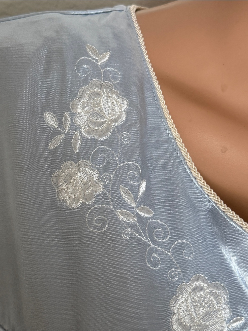 Adonna Woman Vintage Blue Satin Floral Embroidered Long Nightgown 3X - Picture 6 of 9